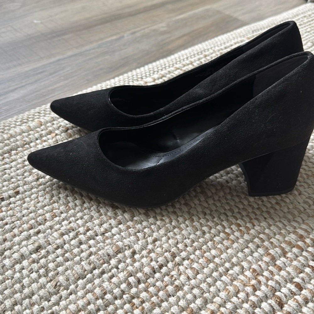 Charles by Charles David new black heels point